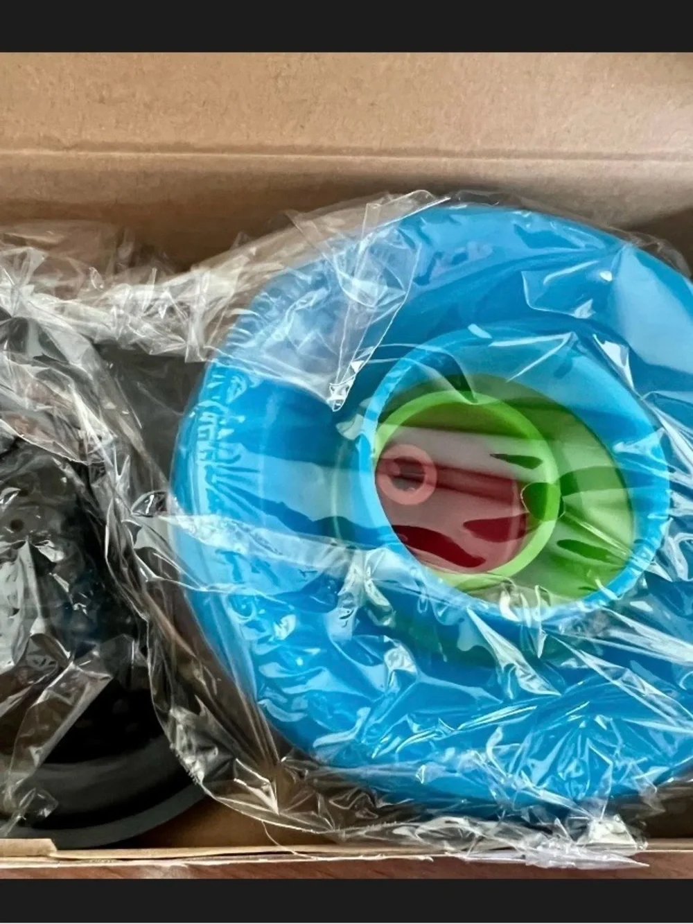 NIB!! Set of 3 Silicone Kitchen Funnels